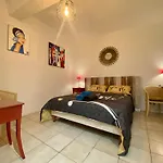 Republique Centre Apartment