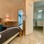 Republique Centre Apartment