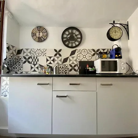Republique Centre Apartment