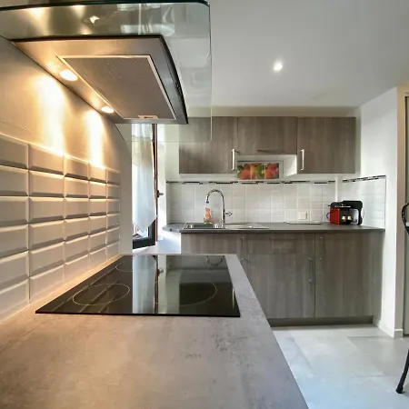 Republique Centre Apartment